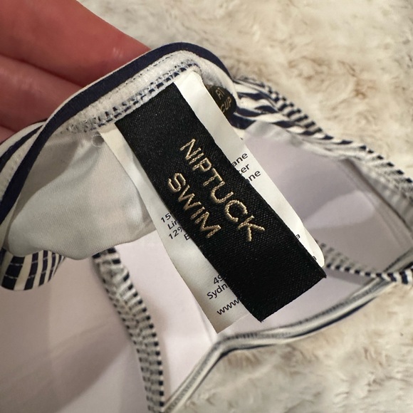 Nip Tuck Joanne One Piece Swimsuits- Size 6 - Picture 14 of 15